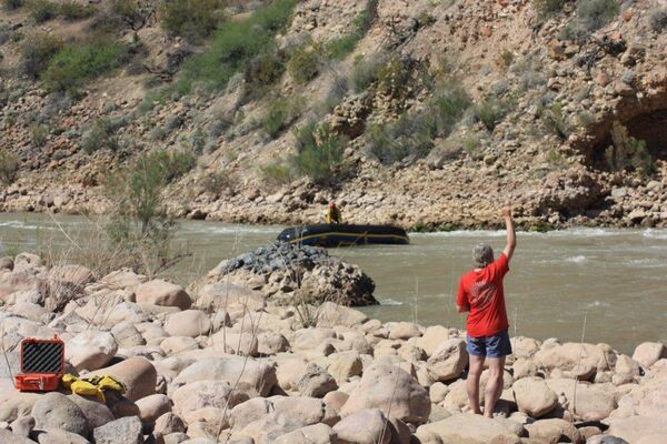 Hand Signals - RaftingGrandCanyon